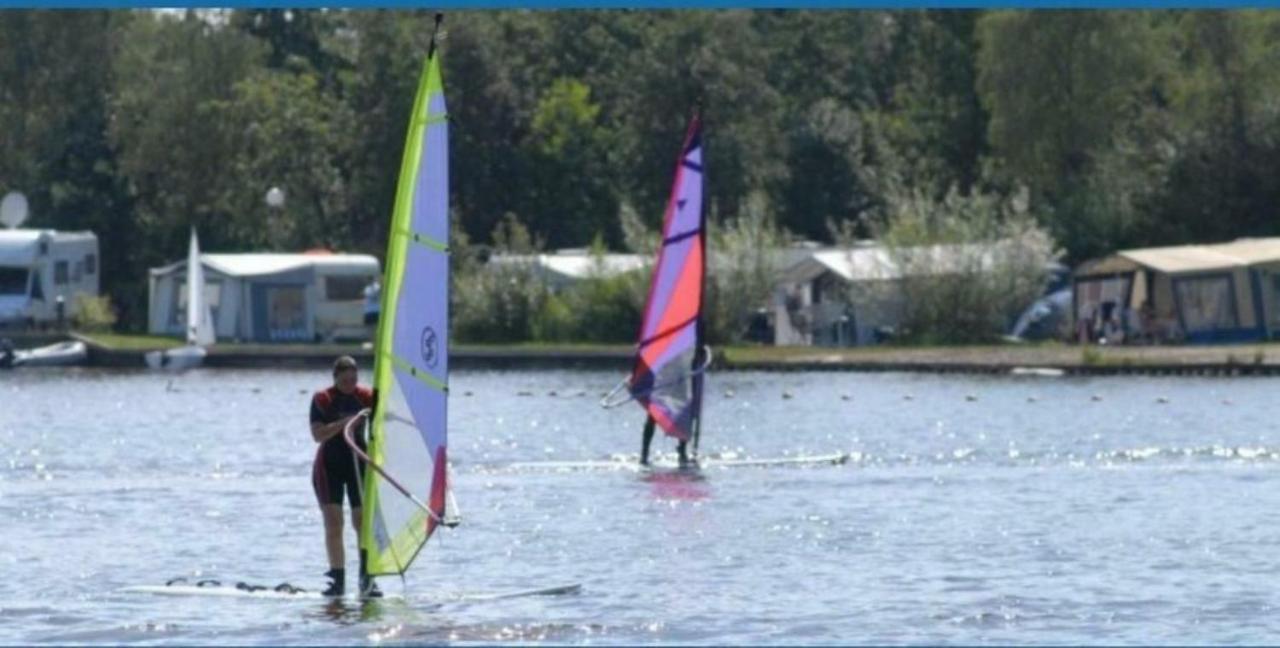 Kajuit423 6Pers 5Sterren Vakantiepark Bergumermeer Aan Het Water In Friesland Met Zwembad Villa Suameer Ngoại thất bức ảnh