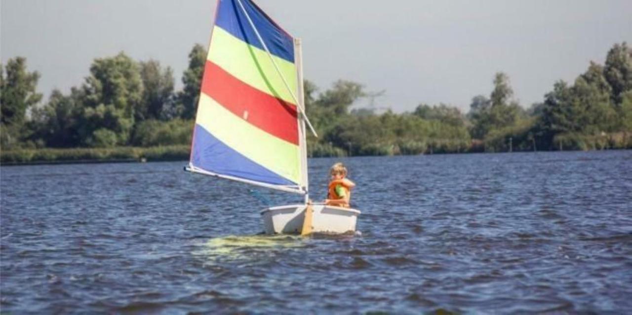 Kajuit423 6Pers 5Sterren Vakantiepark Bergumermeer Aan Het Water In Friesland Met Zwembad Villa Suameer Ngoại thất bức ảnh