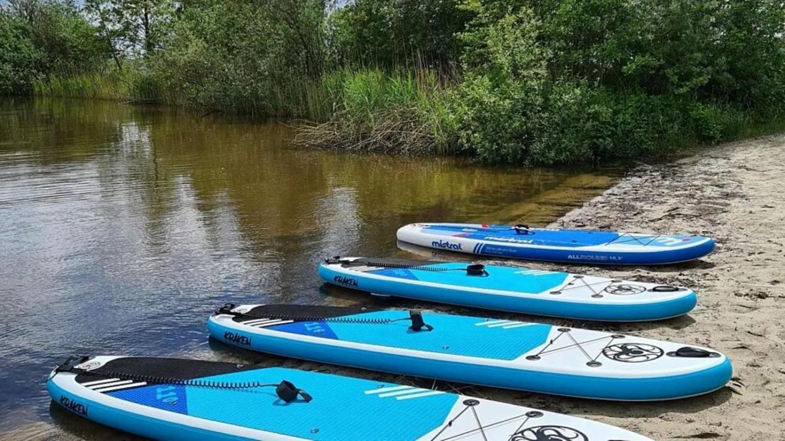 Kajuit423 6Pers 5Sterren Vakantiepark Bergumermeer Aan Het Water In Friesland Met Zwembad Villa Suameer Ngoại thất bức ảnh
